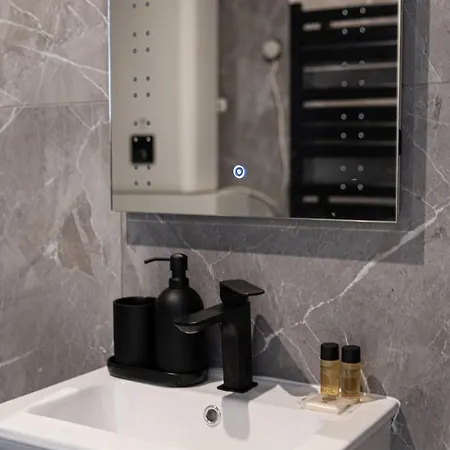 Renove Au Centre De Clim & Wi-fi Nizza