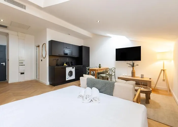 Renove Au Centre De Clim & Wi-fi Nizza